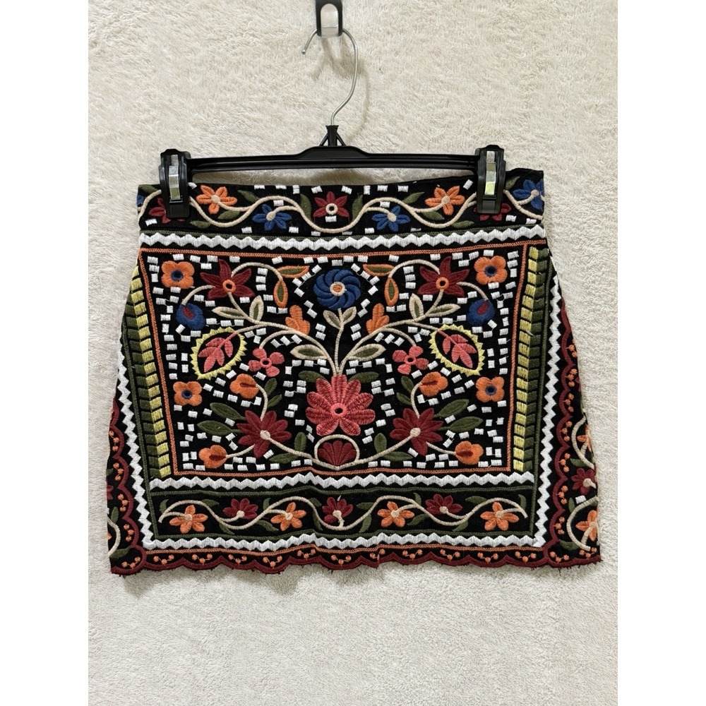 Goodnight Macaroon Embroidered‎ Floral Mini Skirt Size Small Lined Date Festival